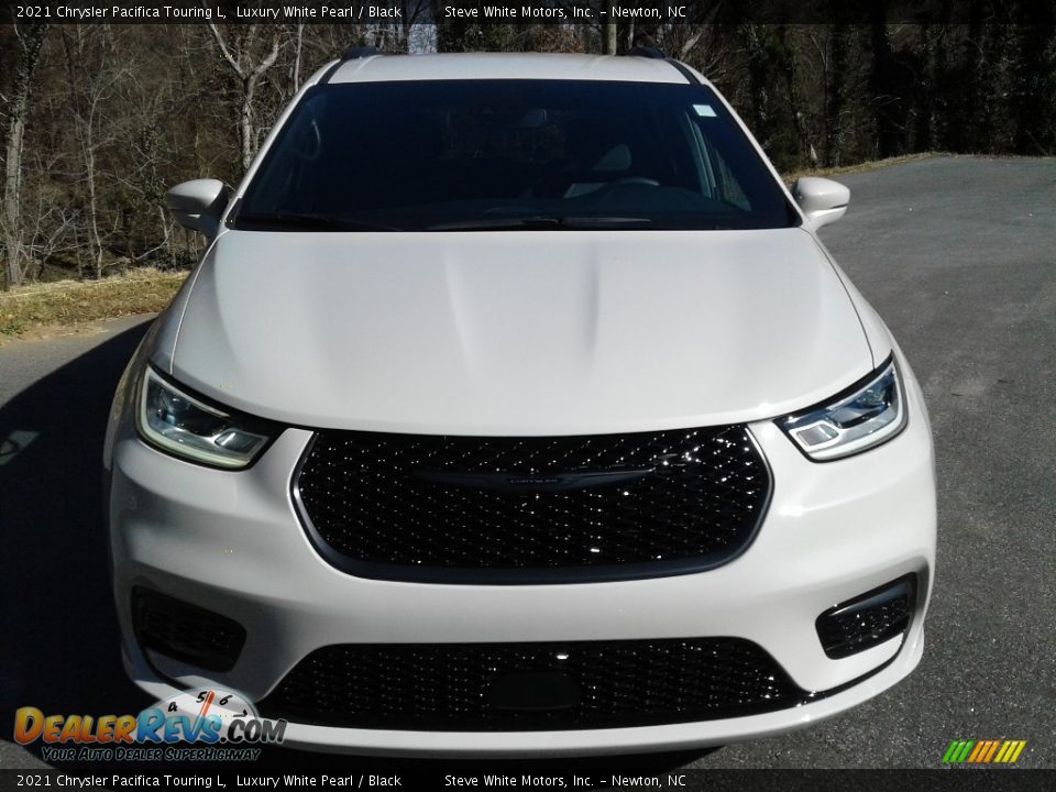 2021 Chrysler Pacifica Touring L Luxury White Pearl / Black Photo #3