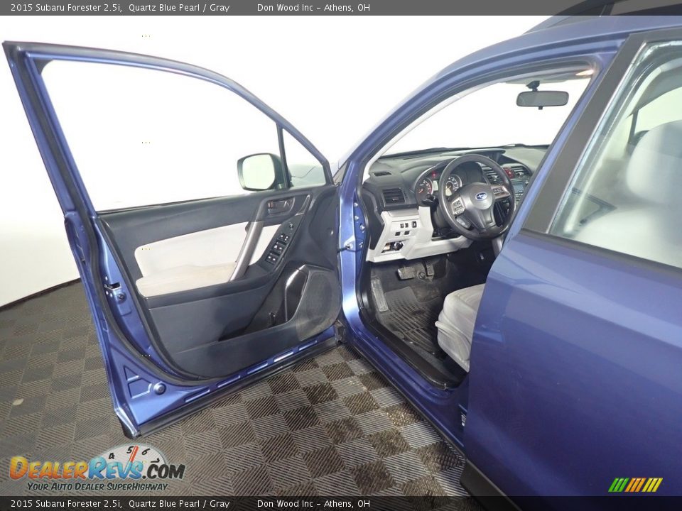 2015 Subaru Forester 2.5i Quartz Blue Pearl / Gray Photo #20