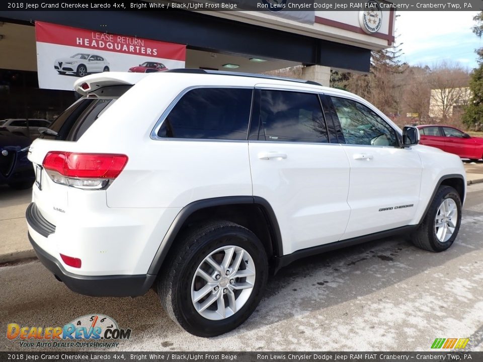 2018 Jeep Grand Cherokee Laredo 4x4 Bright White / Black/Light Frost Beige Photo #2