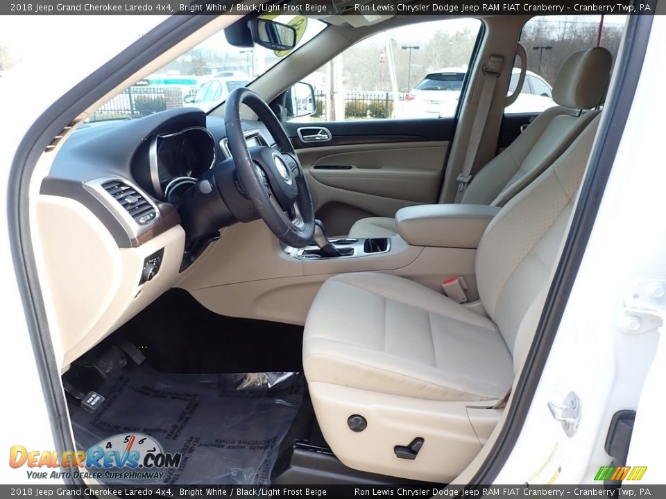 2018 Jeep Grand Cherokee Laredo 4x4 Bright White / Black/Light Frost Beige Photo #12