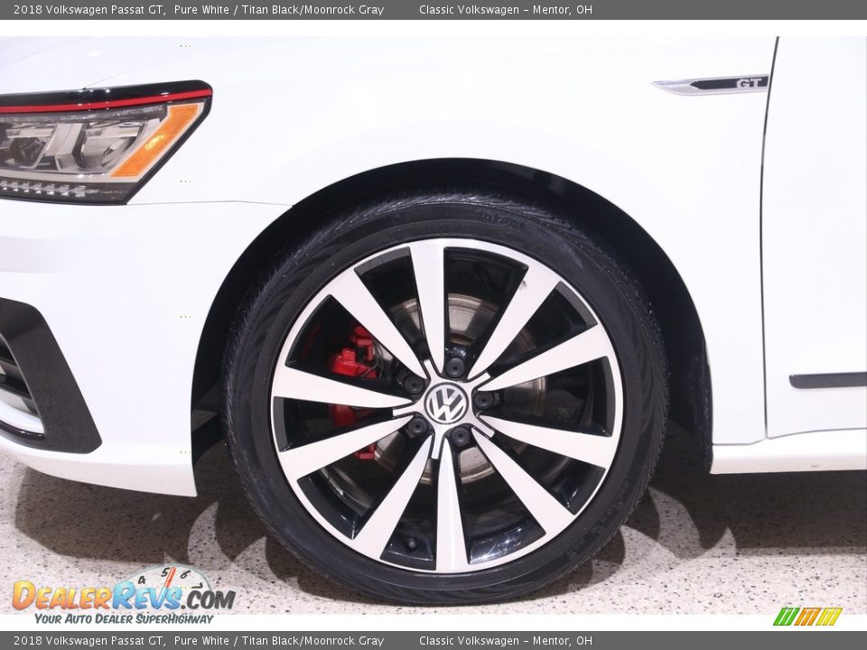 2018 Volkswagen Passat GT Pure White / Titan Black/Moonrock Gray Photo #20