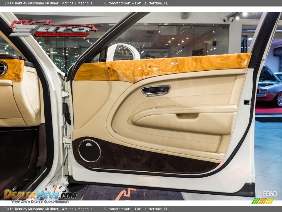 2014 Bentley Mulsanne Mulliner Arctica / Magnolia Photo #25