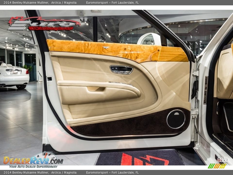 2014 Bentley Mulsanne Mulliner Arctica / Magnolia Photo #28