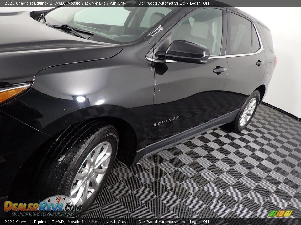 2020 Chevrolet Equinox LT AWD Mosaic Black Metallic / Ash Gray Photo #9