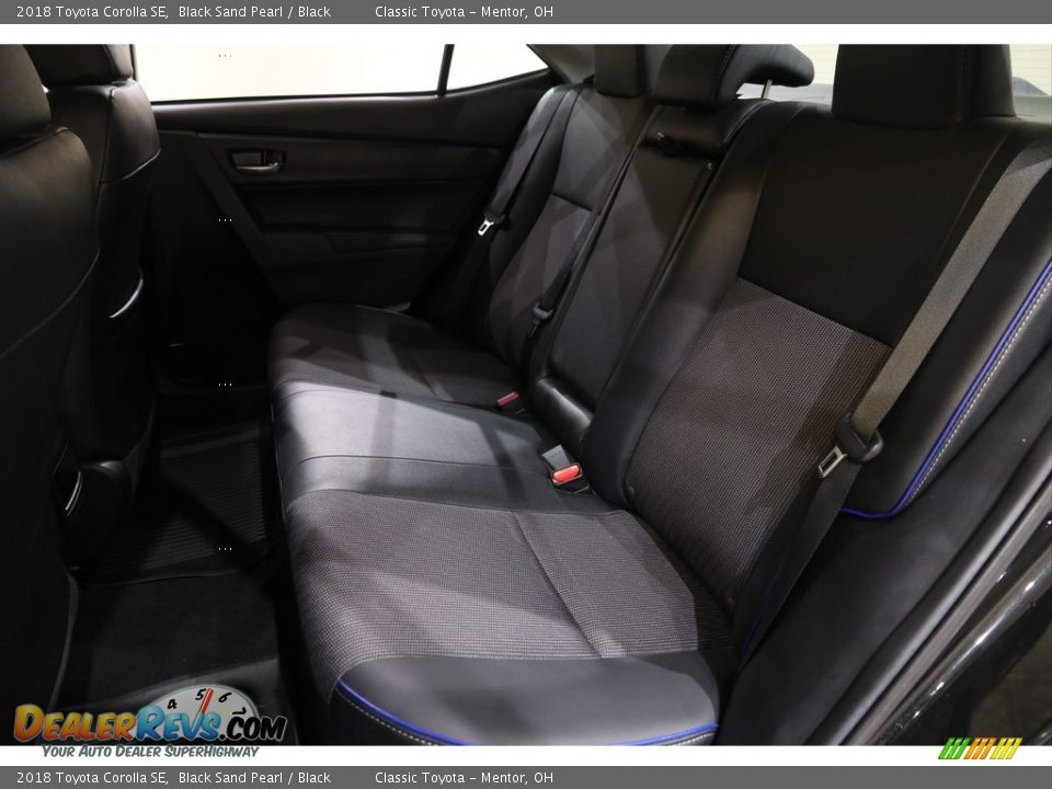 2018 Toyota Corolla SE Black Sand Pearl / Black Photo #16