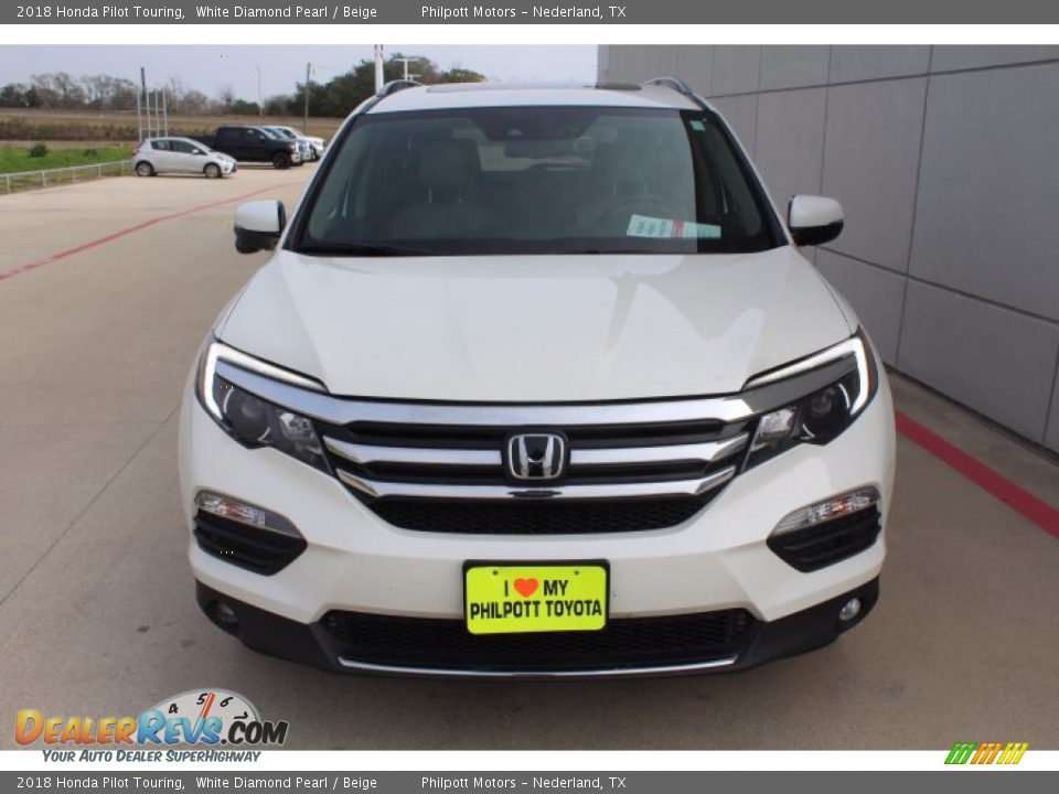 2018 Honda Pilot Touring White Diamond Pearl / Beige Photo #3