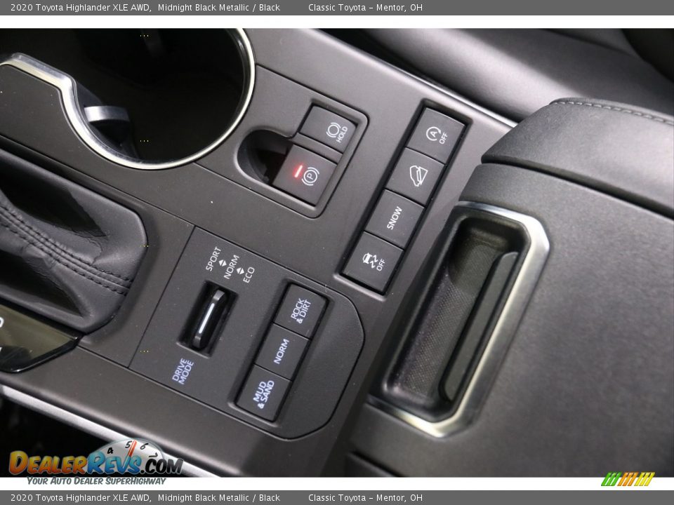 2020 Toyota Highlander XLE AWD Midnight Black Metallic / Black Photo #16