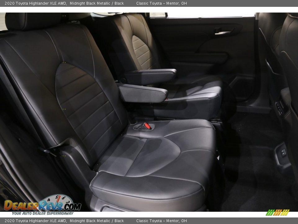 2020 Toyota Highlander XLE AWD Midnight Black Metallic / Black Photo #18