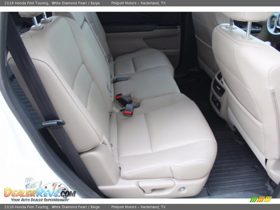 2018 Honda Pilot Touring White Diamond Pearl / Beige Photo #27