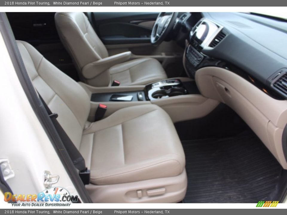 2018 Honda Pilot Touring White Diamond Pearl / Beige Photo #29