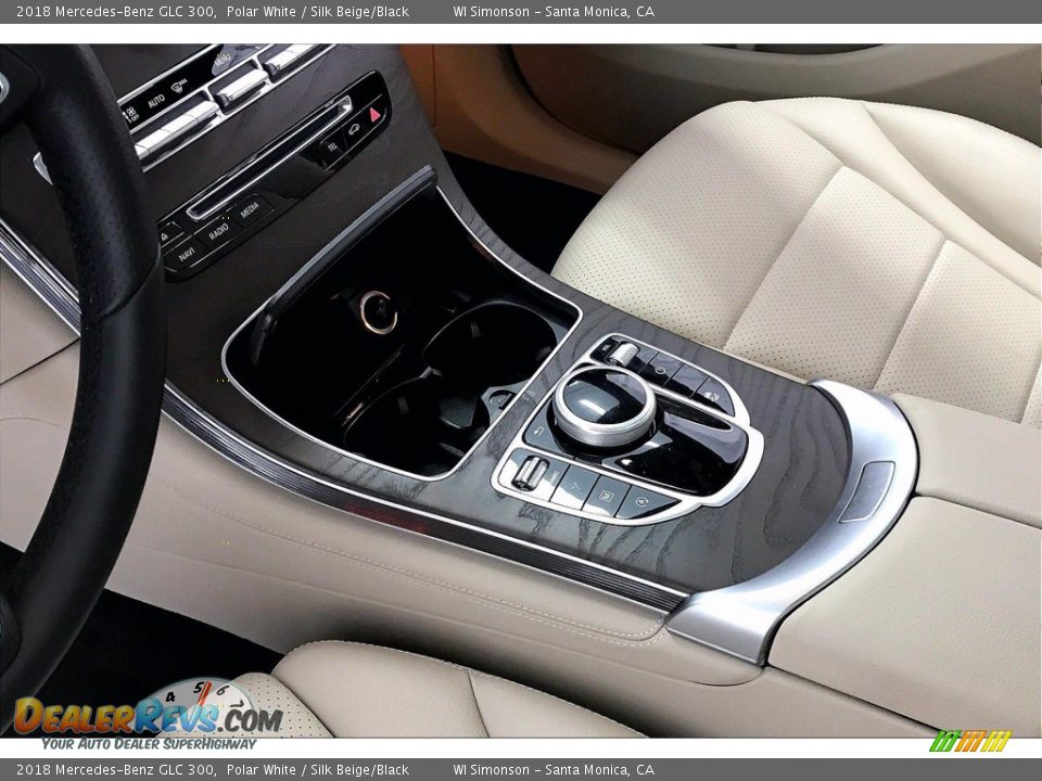 2018 Mercedes-Benz GLC 300 Polar White / Silk Beige/Black Photo #17