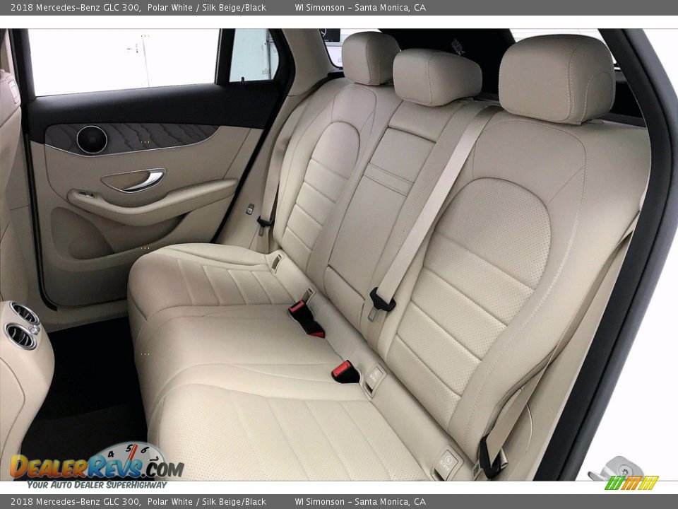 2018 Mercedes-Benz GLC 300 Polar White / Silk Beige/Black Photo #20