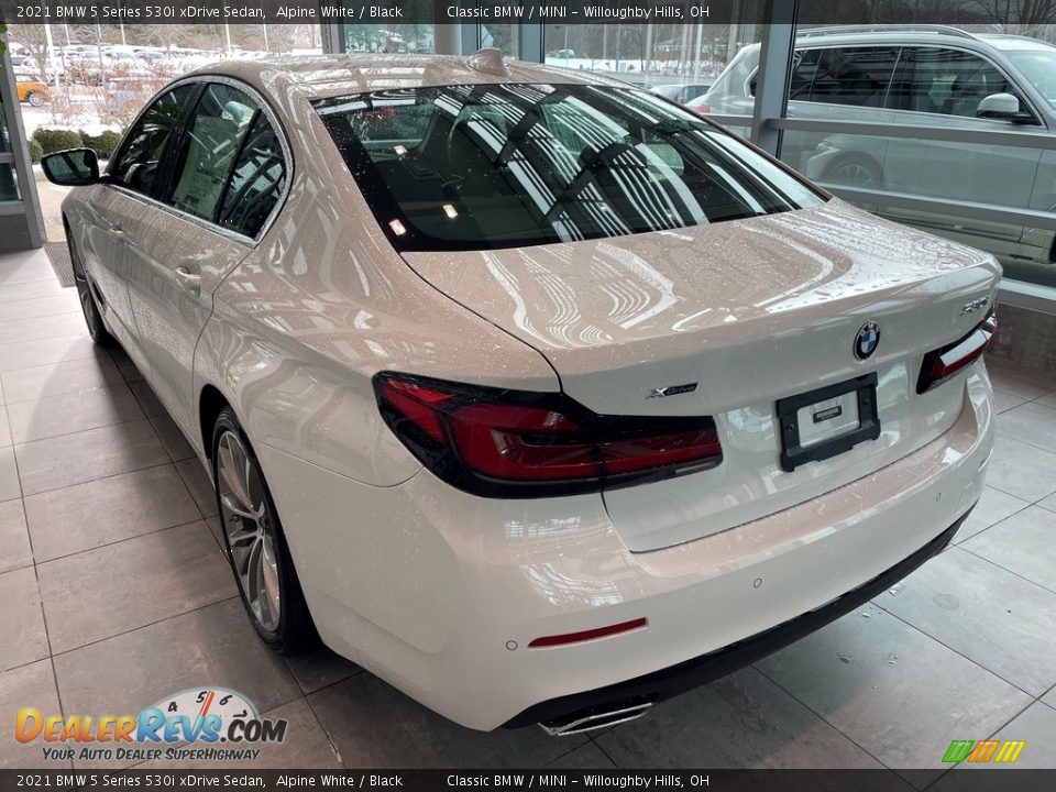 2021 BMW 5 Series 530i xDrive Sedan Alpine White / Black Photo #2