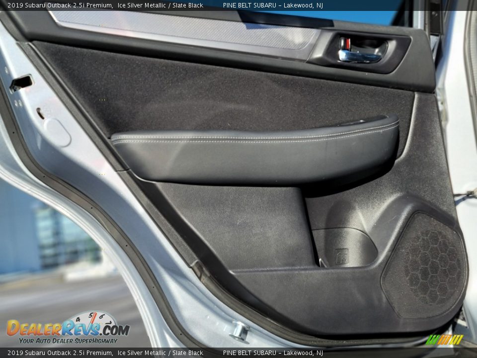 2019 Subaru Outback 2.5i Premium Ice Silver Metallic / Slate Black Photo #31