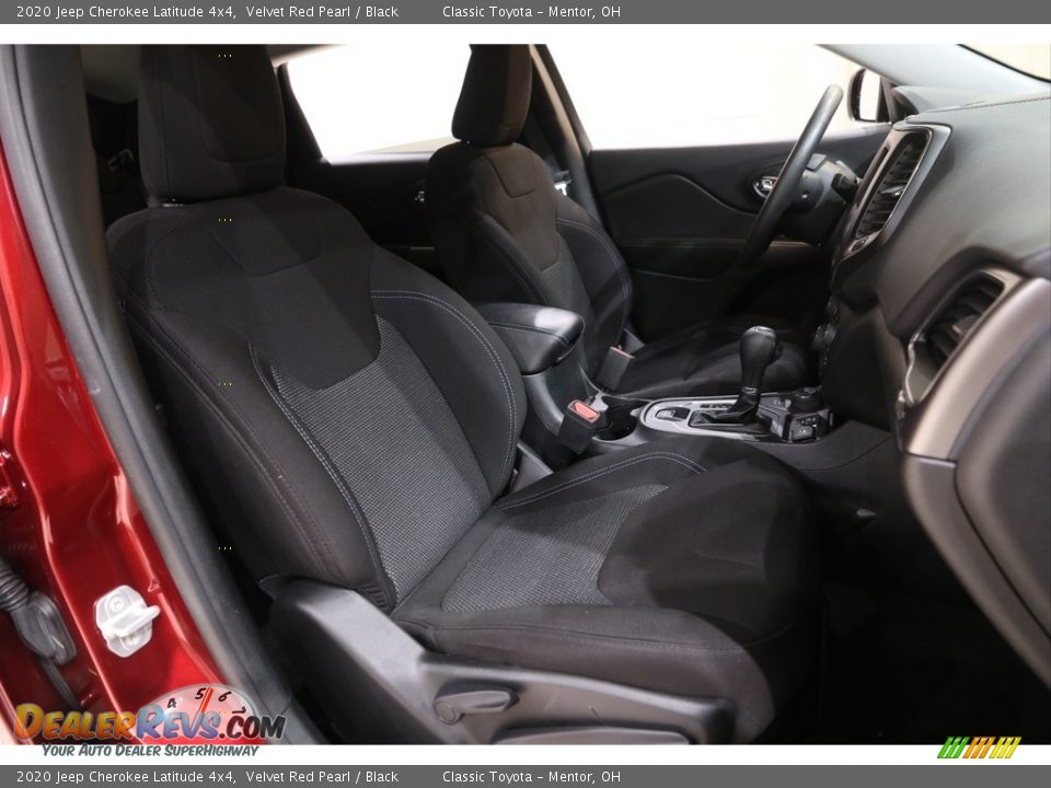 2020 Jeep Cherokee Latitude 4x4 Velvet Red Pearl / Black Photo #16
