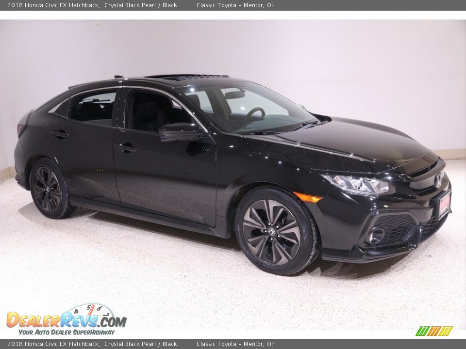 Front 3/4 View of 2018 Honda Civic EX Hatchback Photo #1