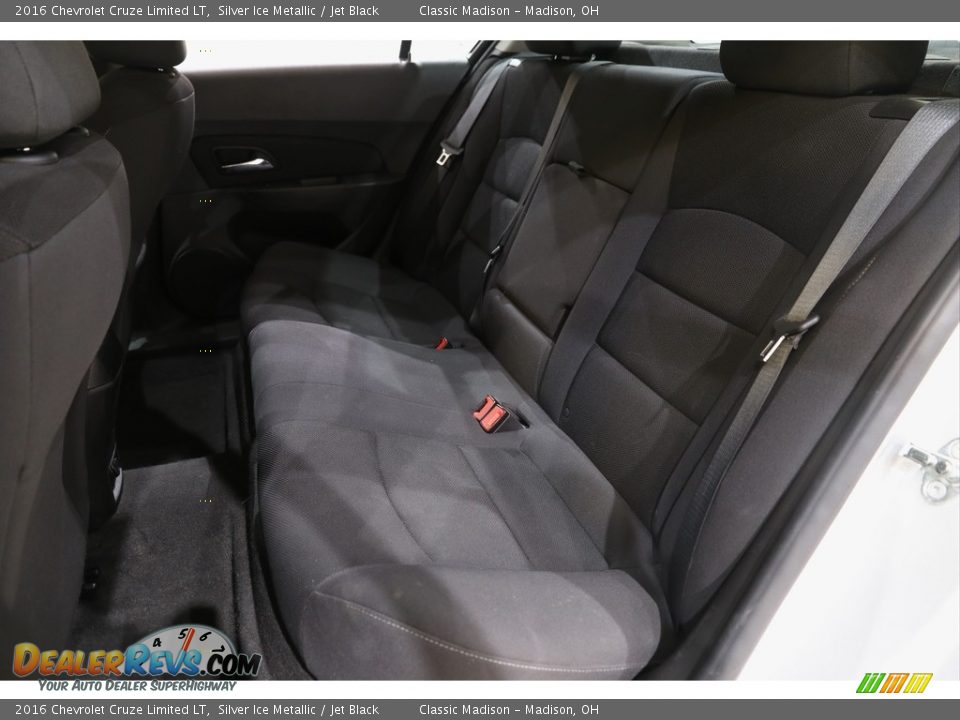 2016 Chevrolet Cruze Limited LT Silver Ice Metallic / Jet Black Photo #17