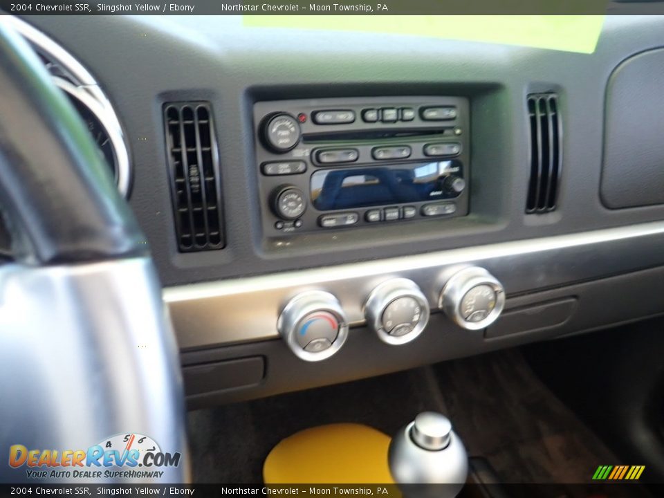 2004 Chevrolet SSR Slingshot Yellow / Ebony Photo #18