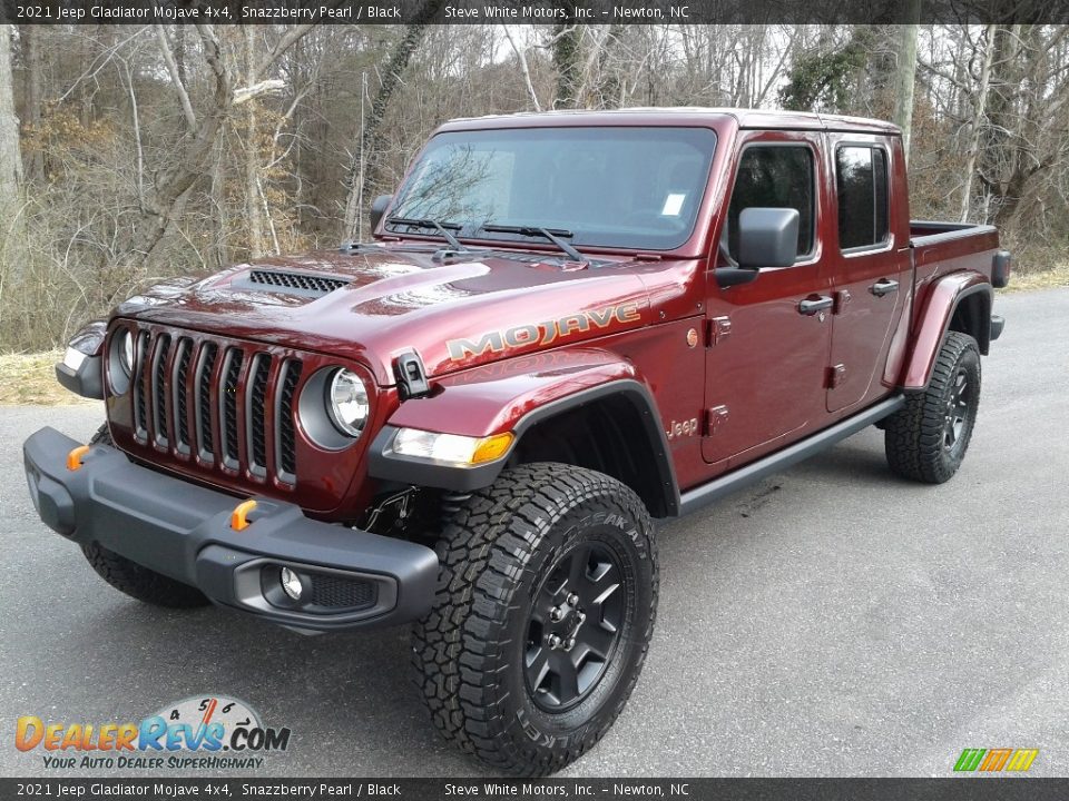 Front 3/4 View of 2021 Jeep Gladiator Mojave 4x4 Photo #2