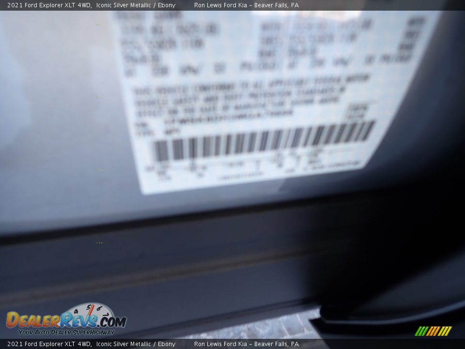 2021 Ford Explorer XLT 4WD Iconic Silver Metallic / Ebony Photo #11