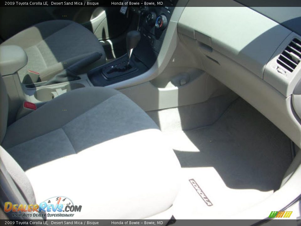 2009 Toyota Corolla LE Desert Sand Mica / Bisque Photo #18