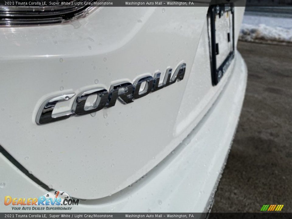 2021 Toyota Corolla LE Super White / Light Gray/Moonstone Photo #23