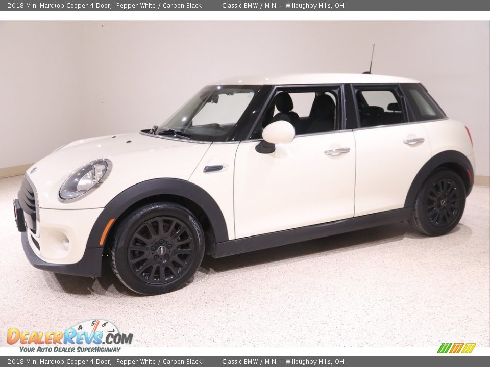 2018 Mini Hardtop Cooper 4 Door Pepper White / Carbon Black Photo #3