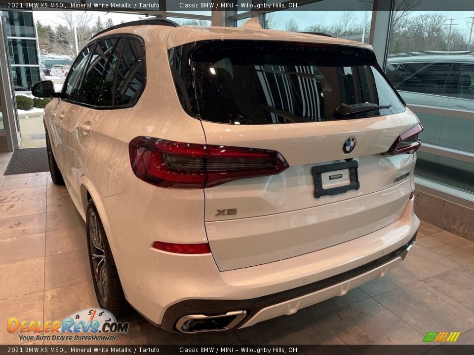 2021 BMW X5 M50i Mineral White Metallic / Tartufo Photo #2