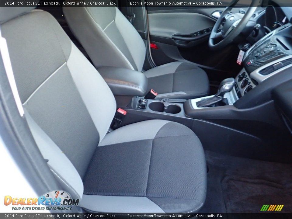 2014 Ford Focus SE Hatchback Oxford White / Charcoal Black Photo #11