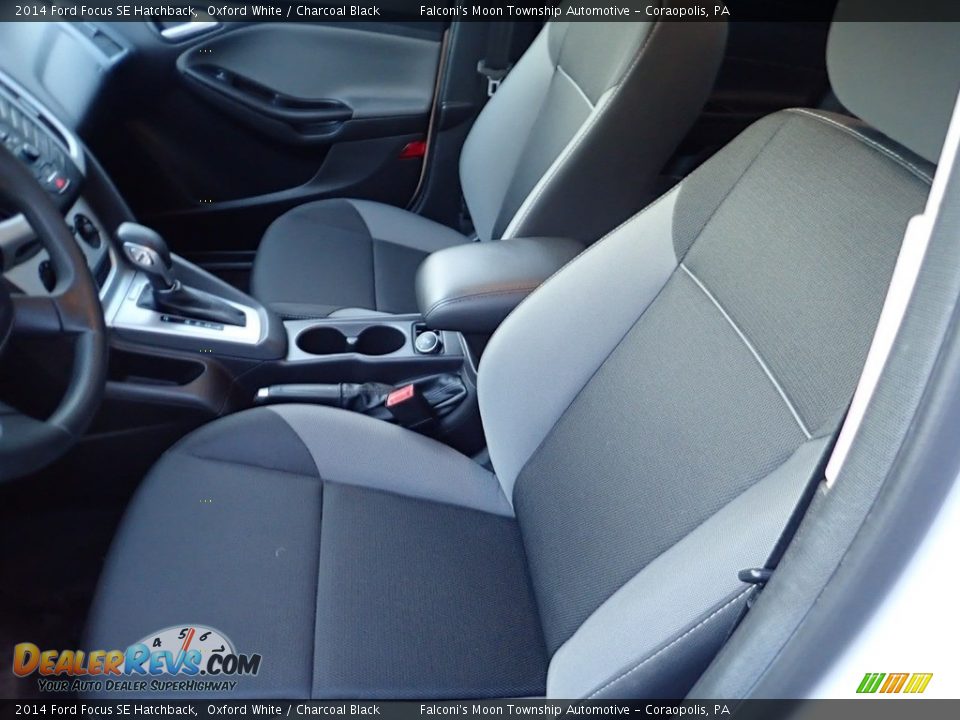 2014 Ford Focus SE Hatchback Oxford White / Charcoal Black Photo #16