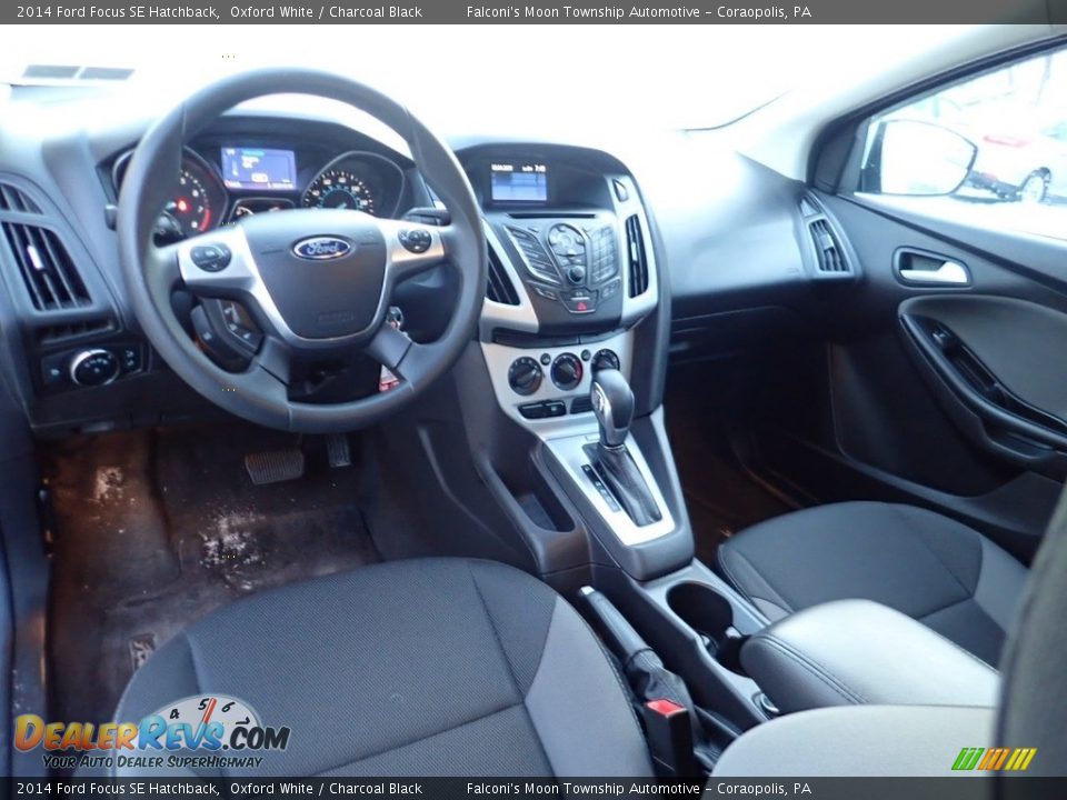 2014 Ford Focus SE Hatchback Oxford White / Charcoal Black Photo #18