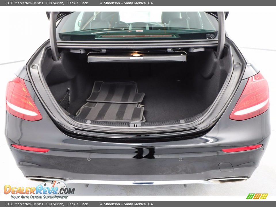 2018 Mercedes-Benz E 300 Sedan Black / Black Photo #7