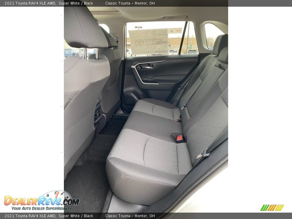 2021 Toyota RAV4 XLE AWD Super White / Black Photo #3