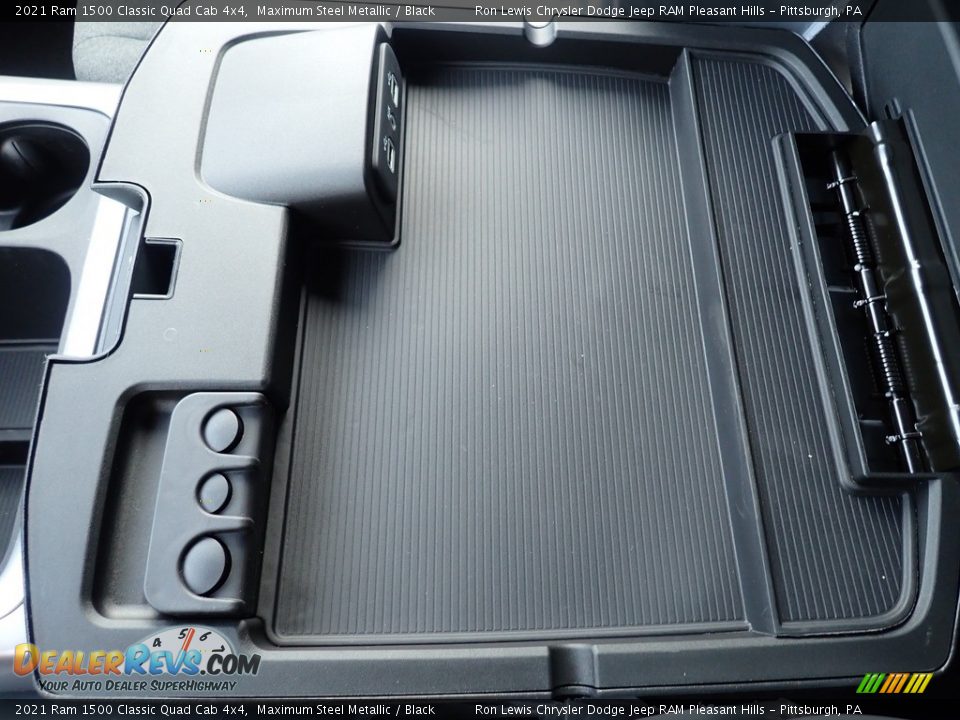 2021 Ram 1500 Classic Quad Cab 4x4 Maximum Steel Metallic / Black Photo #17