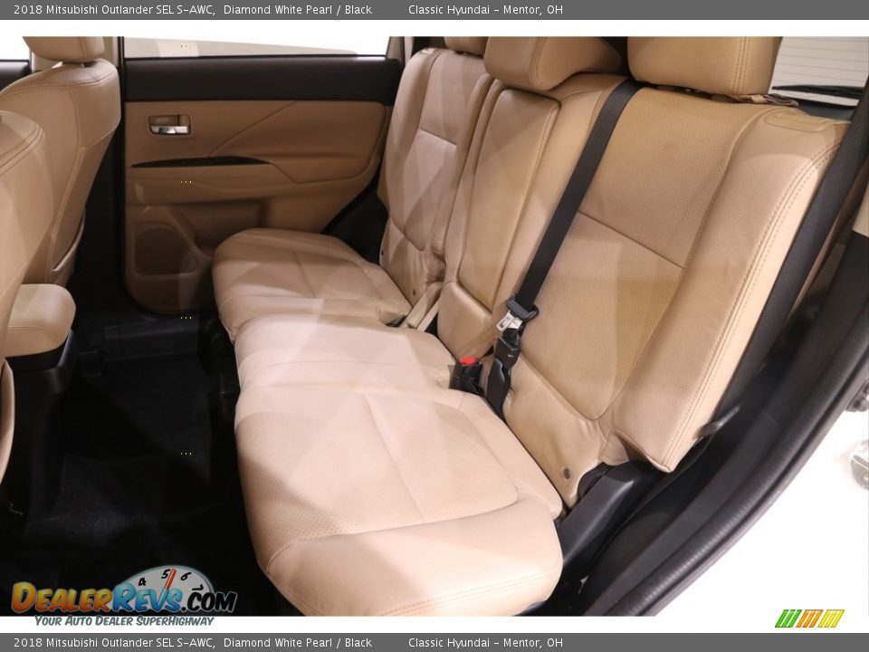2018 Mitsubishi Outlander SEL S-AWC Diamond White Pearl / Black Photo #18
