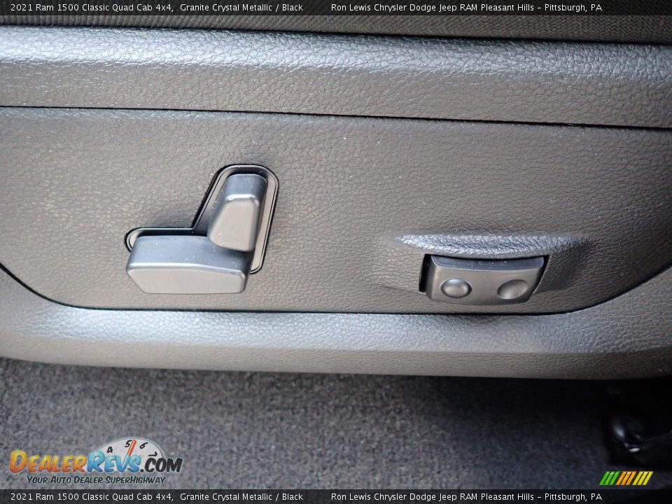 2021 Ram 1500 Classic Quad Cab 4x4 Granite Crystal Metallic / Black Photo #15
