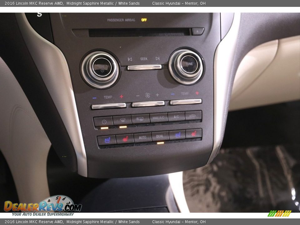 Controls of 2016 Lincoln MKC Reserve AWD Photo #15