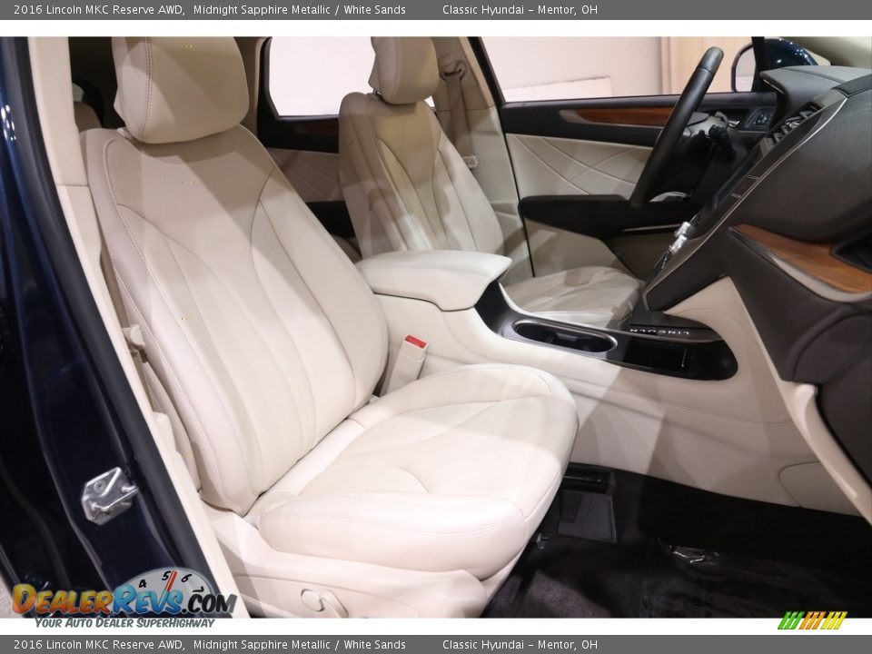 Front Seat of 2016 Lincoln MKC Reserve AWD Photo #18