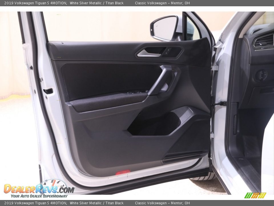 2019 Volkswagen Tiguan S 4MOTION White Silver Metallic / Titan Black Photo #4