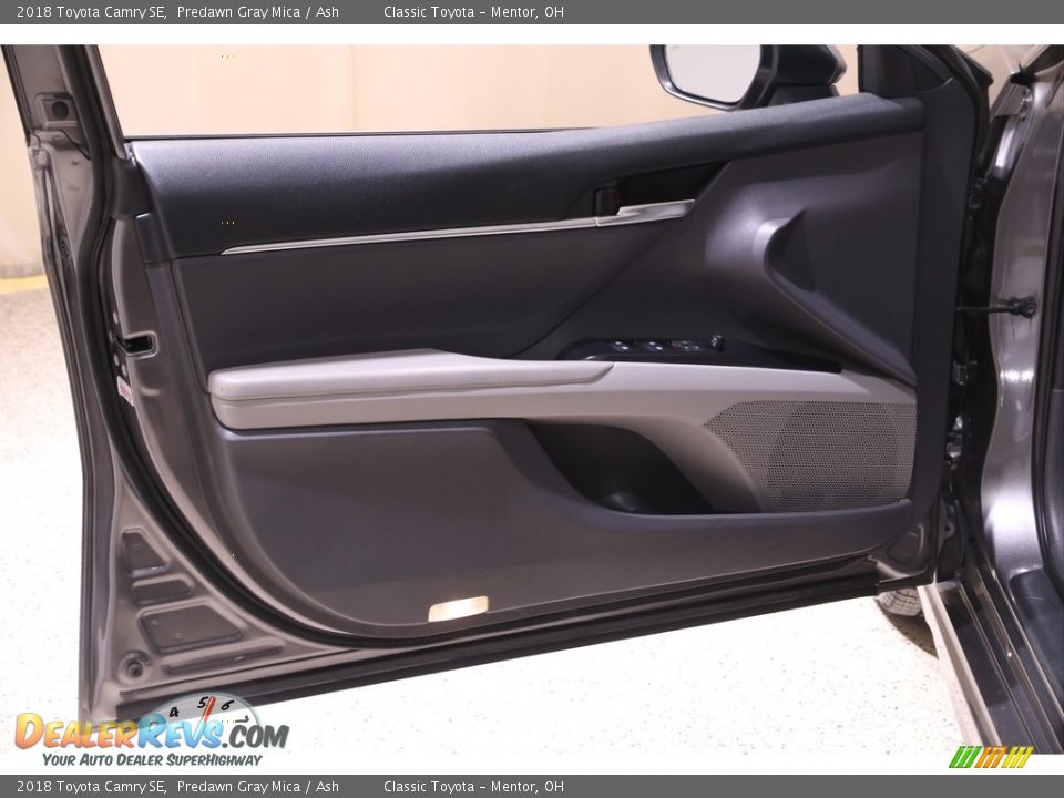 2018 Toyota Camry SE Predawn Gray Mica / Ash Photo #4