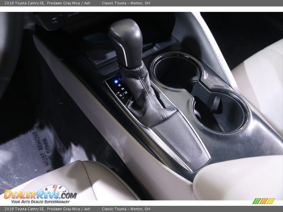 2018 Toyota Camry SE Predawn Gray Mica / Ash Photo #13