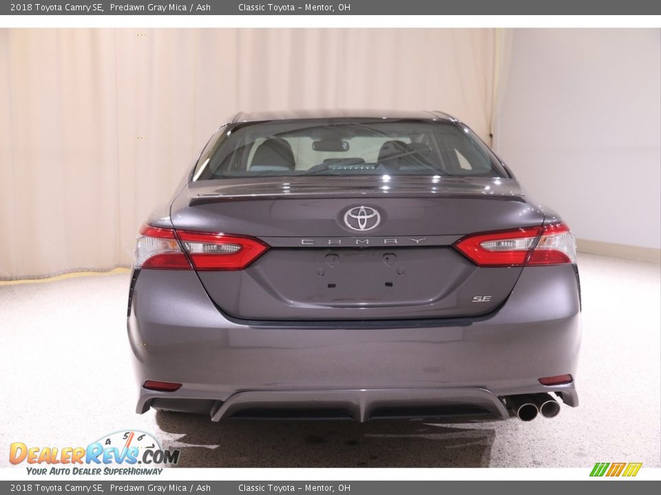 2018 Toyota Camry SE Predawn Gray Mica / Ash Photo #19