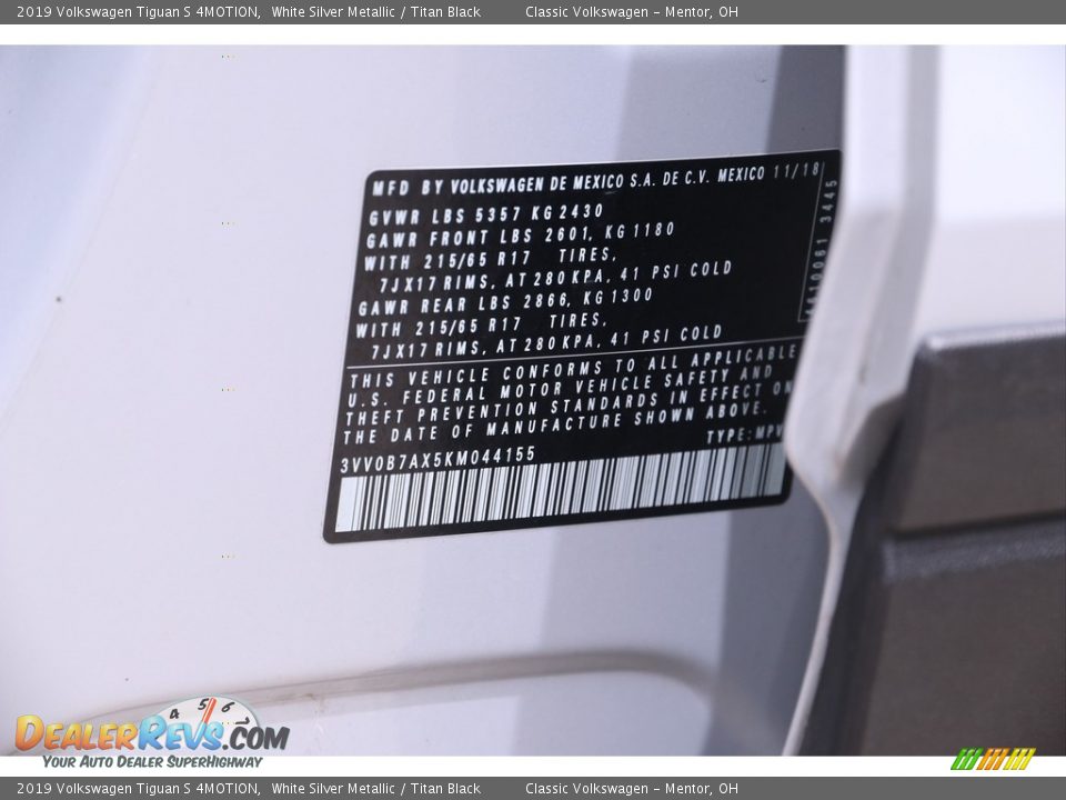 2019 Volkswagen Tiguan S 4MOTION White Silver Metallic / Titan Black Photo #22