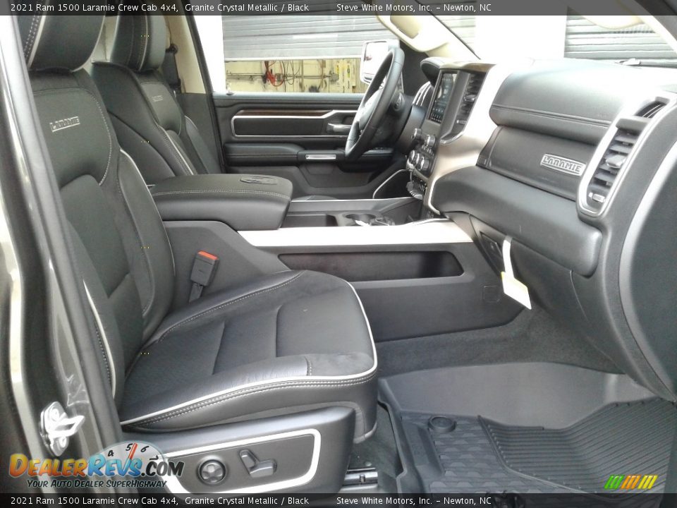 2021 Ram 1500 Laramie Crew Cab 4x4 Granite Crystal Metallic / Black Photo #19