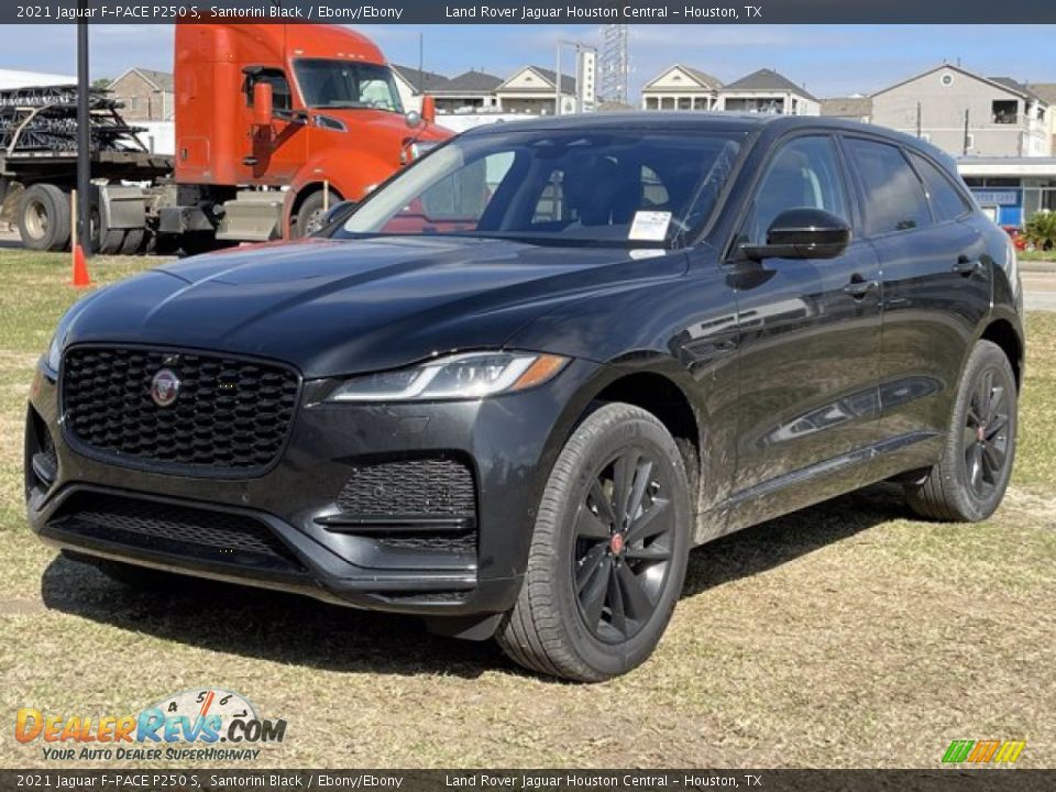 Front 3/4 View of 2021 Jaguar F-PACE P250 S Photo #2