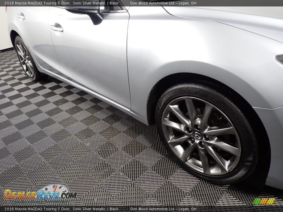 2018 Mazda MAZDA3 Touring 5 Door Sonic Silver Metallic / Black Photo #3