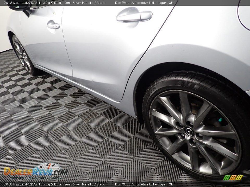 2018 Mazda MAZDA3 Touring 5 Door Sonic Silver Metallic / Black Photo #9