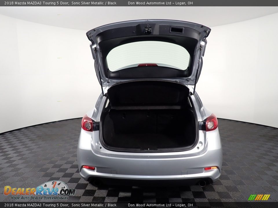 2018 Mazda MAZDA3 Touring 5 Door Sonic Silver Metallic / Black Photo #12