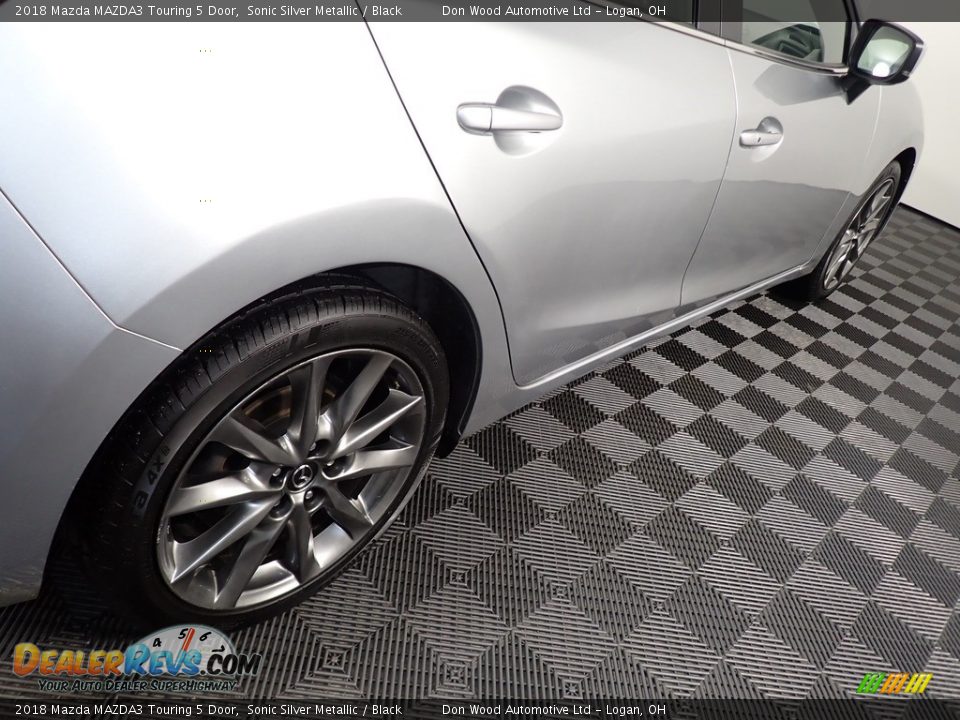 2018 Mazda MAZDA3 Touring 5 Door Sonic Silver Metallic / Black Photo #16