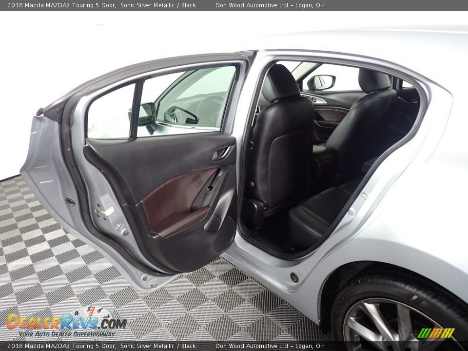 2018 Mazda MAZDA3 Touring 5 Door Sonic Silver Metallic / Black Photo #24
